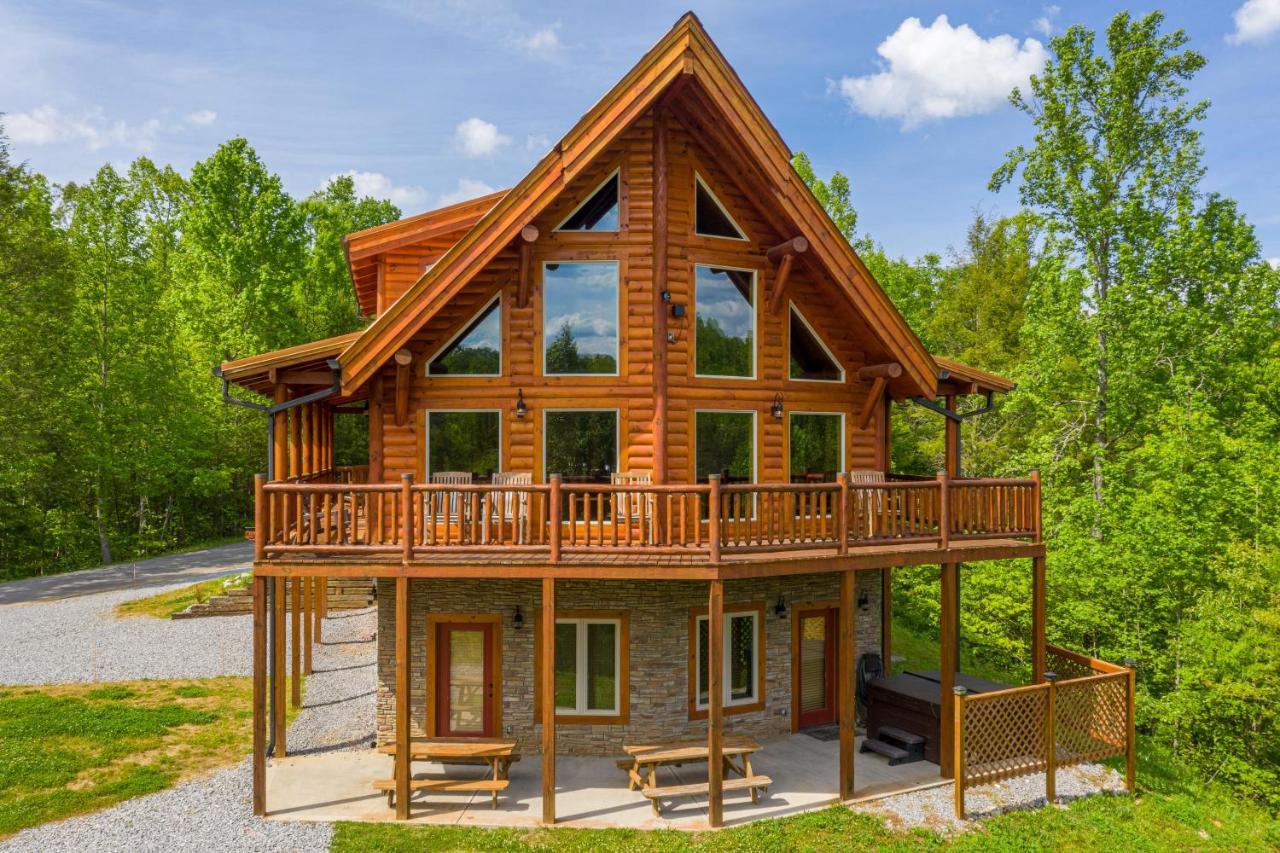 Ridge View Lodge Nature And Mountain View - Hot Tub - Firepit - Yard - Games Гетлинбург Екстериор снимка