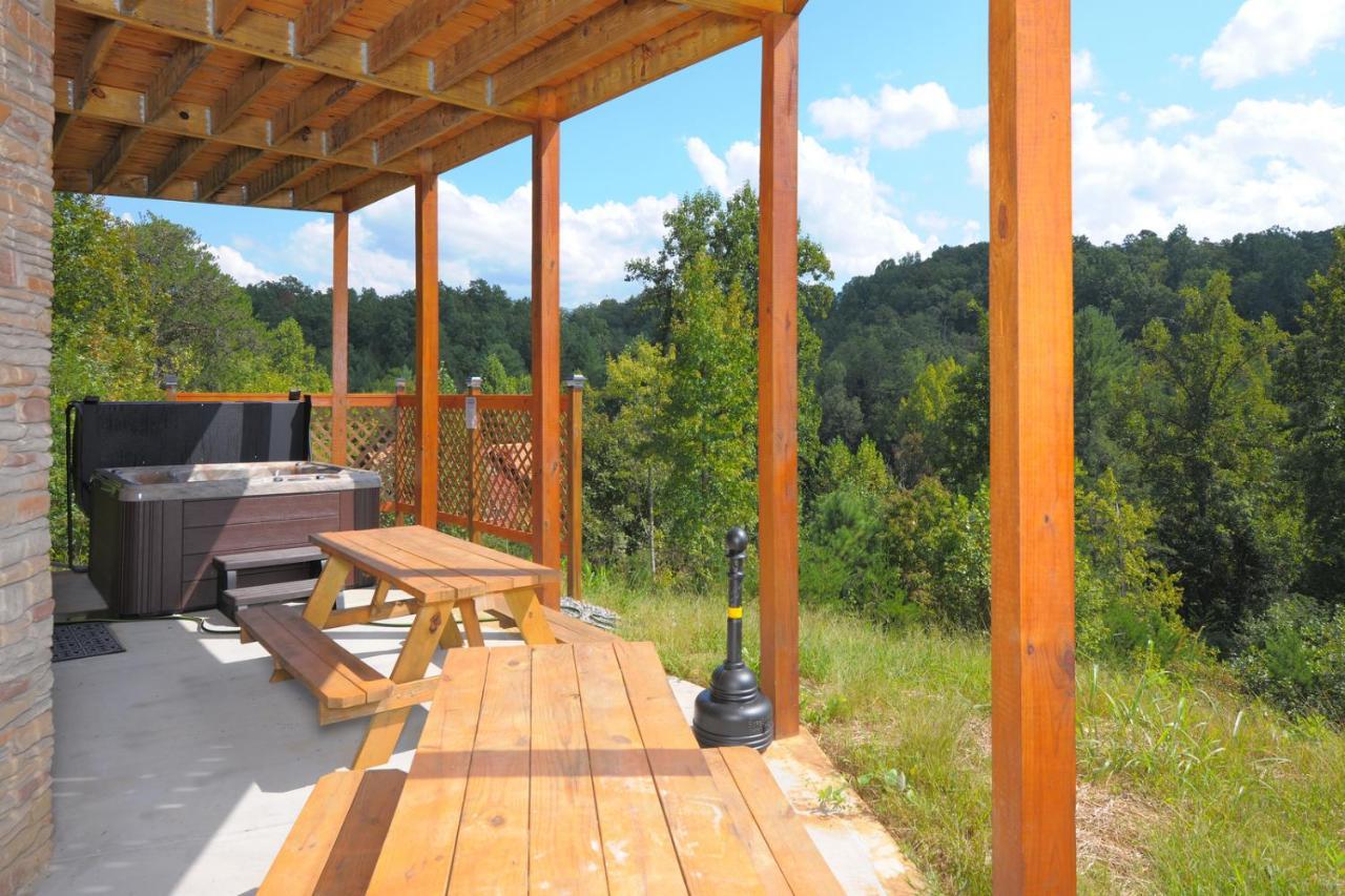 Ridge View Lodge Nature And Mountain View - Hot Tub - Firepit - Yard - Games Гетлинбург Екстериор снимка