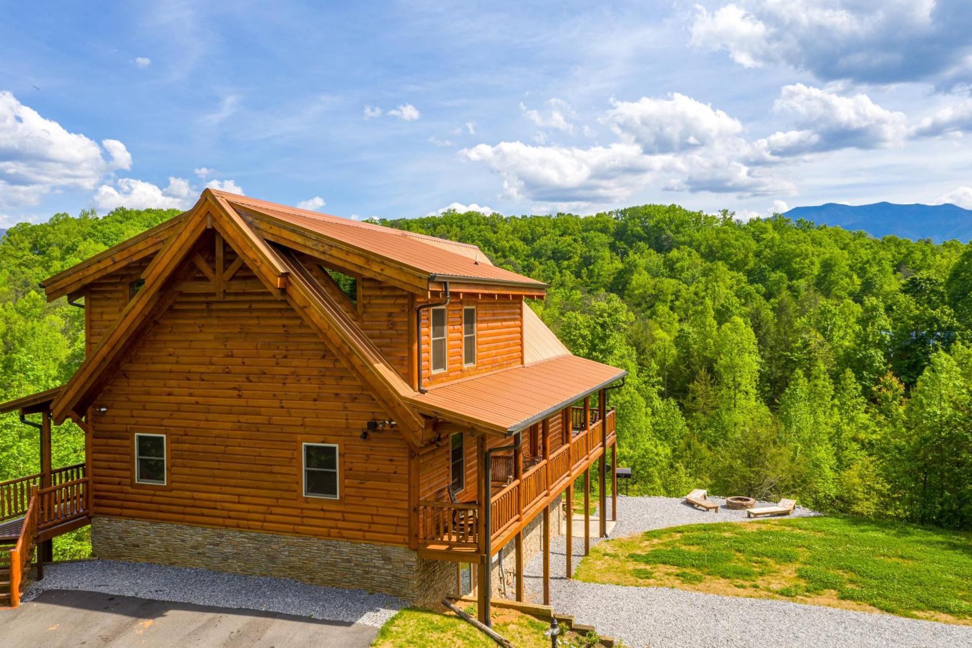 Ridge View Lodge Nature And Mountain View - Hot Tub - Firepit - Yard - Games Гетлинбург Екстериор снимка