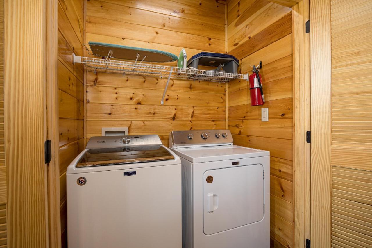 Ridge View Lodge Nature And Mountain View - Hot Tub - Firepit - Yard - Games Гетлинбург Екстериор снимка