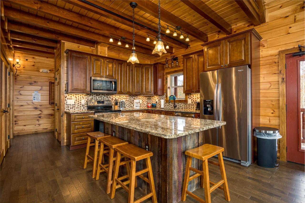 Ridge View Lodge Nature And Mountain View - Hot Tub - Firepit - Yard - Games Гетлинбург Екстериор снимка