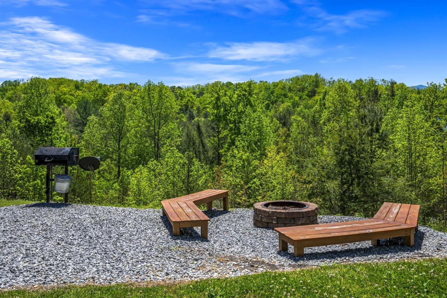 Ridge View Lodge Nature And Mountain View - Hot Tub - Firepit - Yard - Games Гетлинбург Екстериор снимка