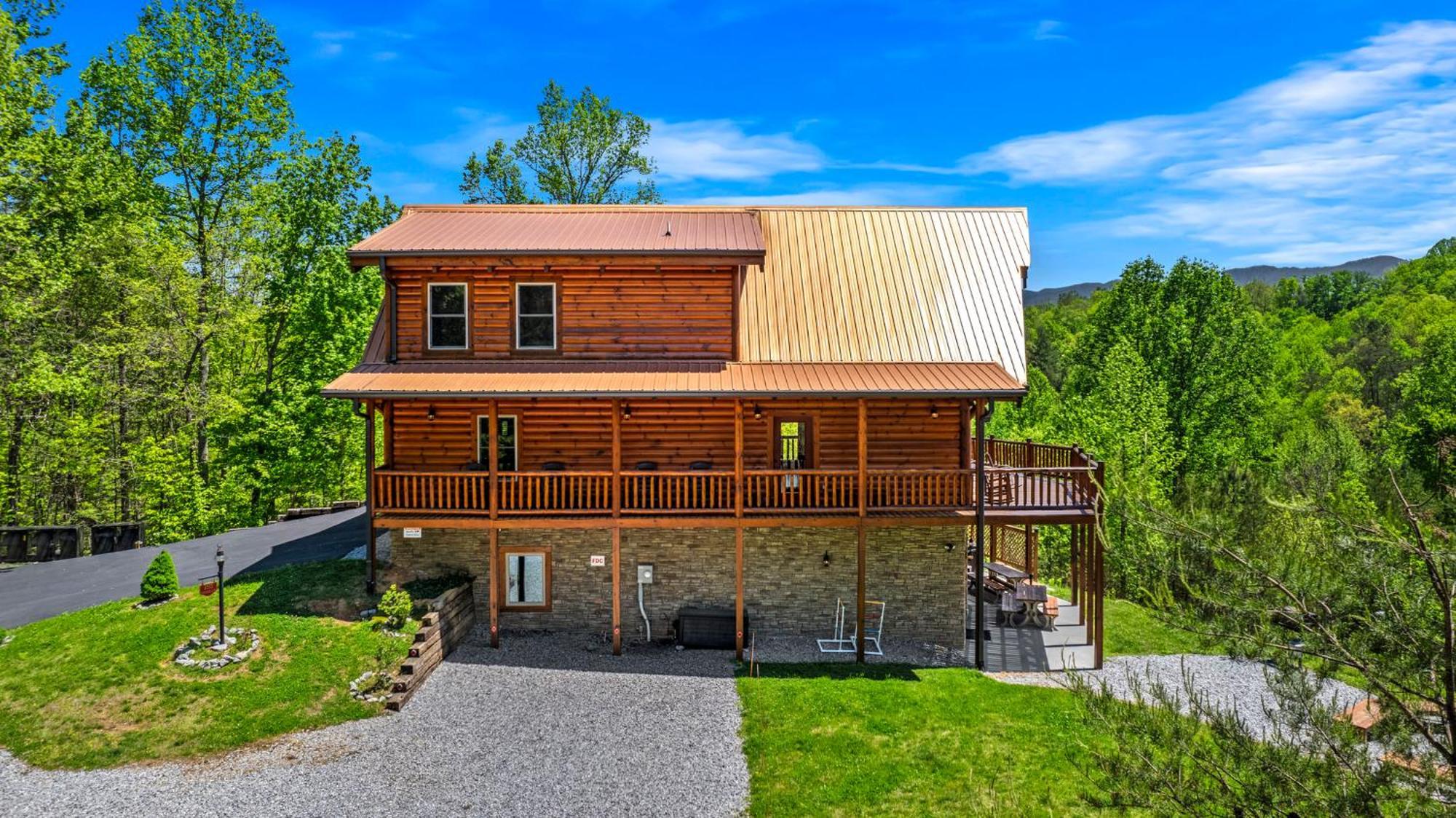 Ridge View Lodge Nature And Mountain View - Hot Tub - Firepit - Yard - Games Гетлинбург Екстериор снимка