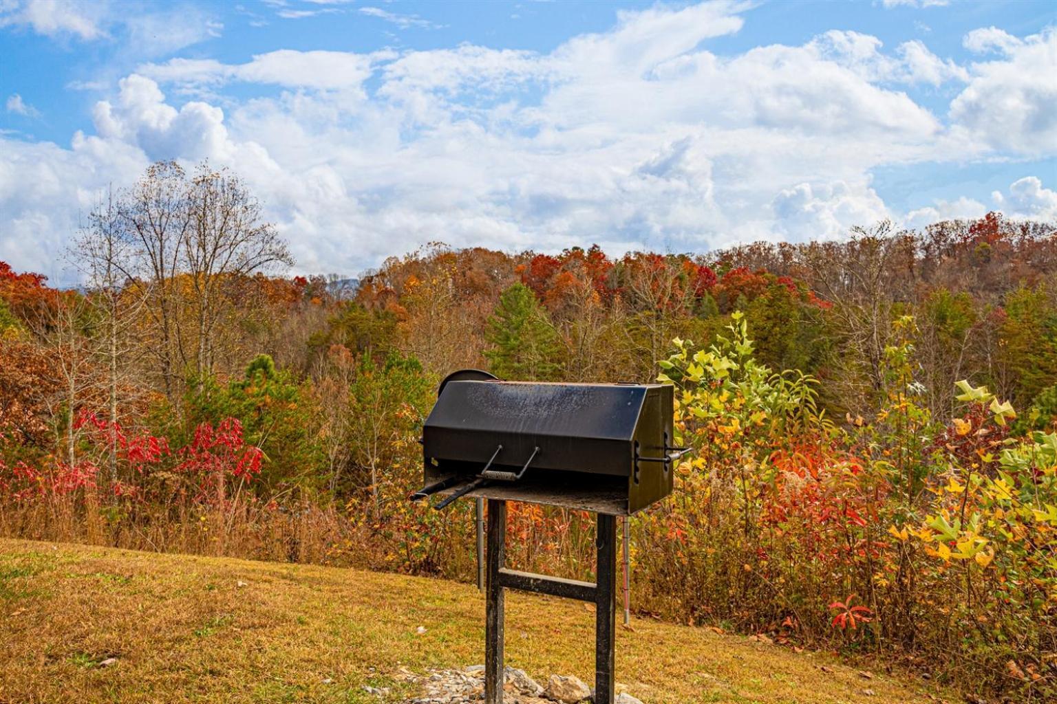 Ridge View Lodge Nature And Mountain View - Hot Tub - Firepit - Yard - Games Гетлинбург Екстериор снимка