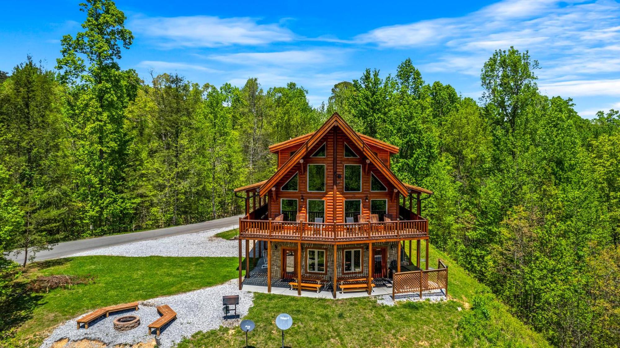 Ridge View Lodge Nature And Mountain View - Hot Tub - Firepit - Yard - Games Гетлинбург Екстериор снимка